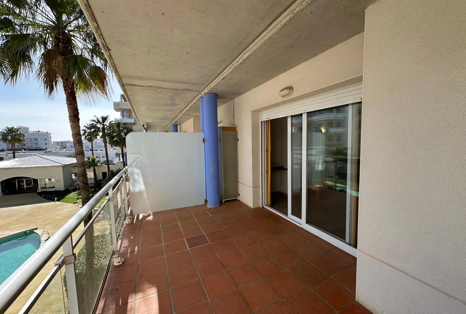 Bonito Apartamento Vista Piscina Av-73 Rosas