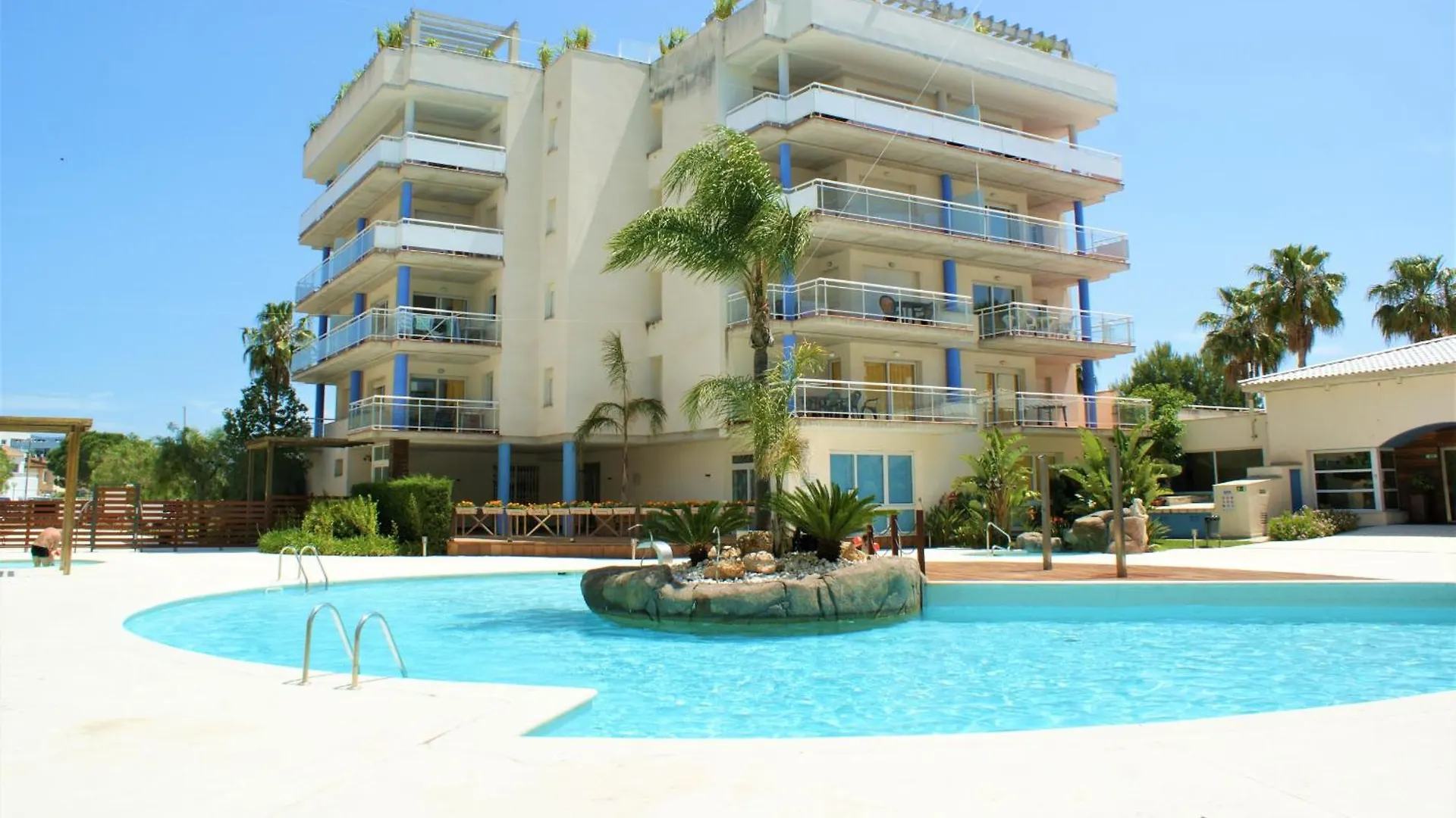 Bonito Apartamento Vista Piscina Av-73 Rosas